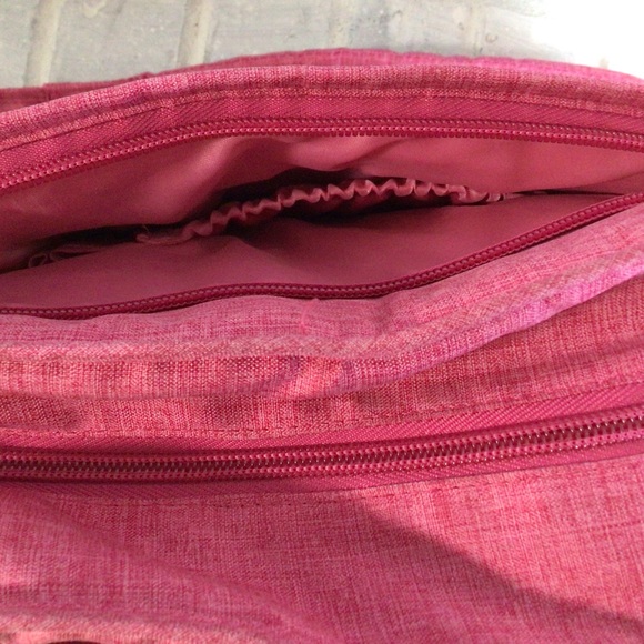 LUG HOT PINK CROSSBODY BAG WITH ADJUSTABLE STRAP EUC - Picture 9 of 14